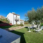 In Casa فيلة *